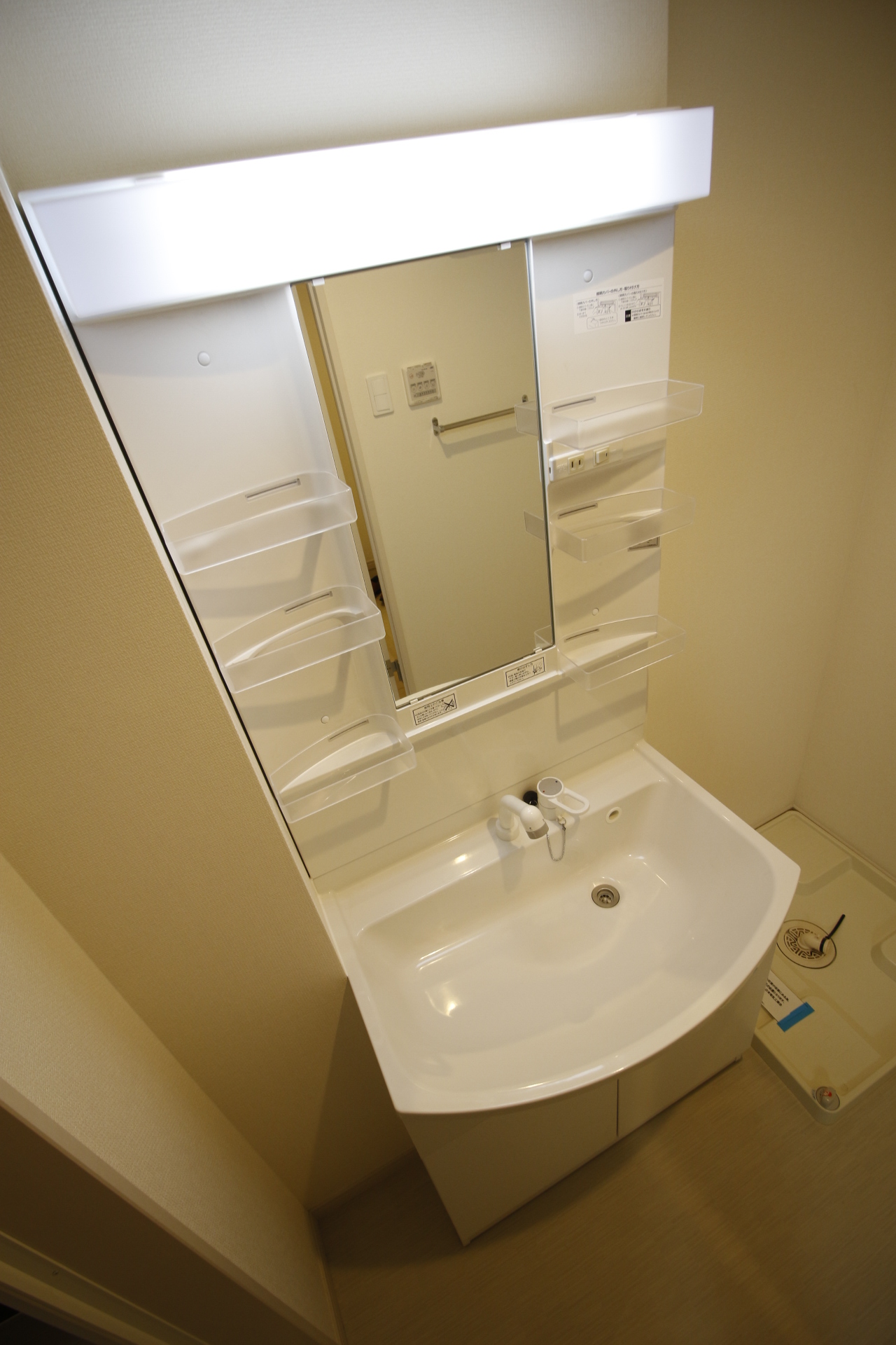 洗面設備　別の部屋の写真です