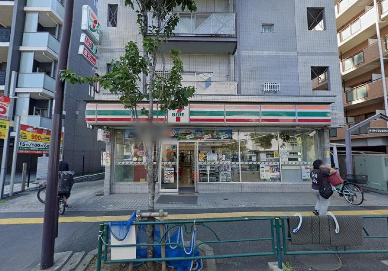 コンビニ　セブン-イレブン 千住桜木店（コンビニ）まで334m