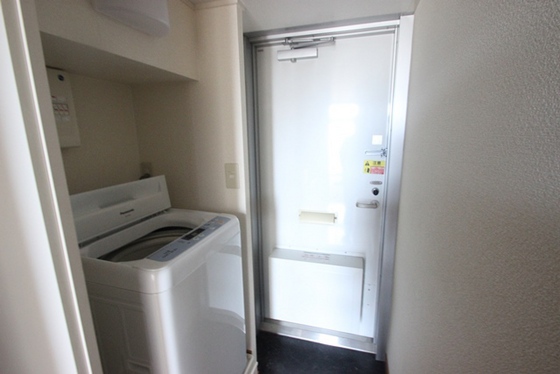 玄関　※別部屋の写真です