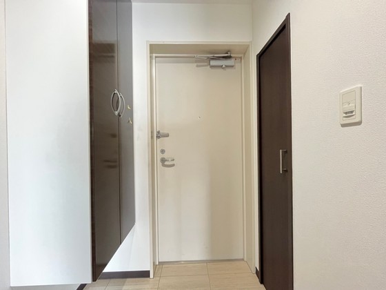 玄関　※別部屋の写真です