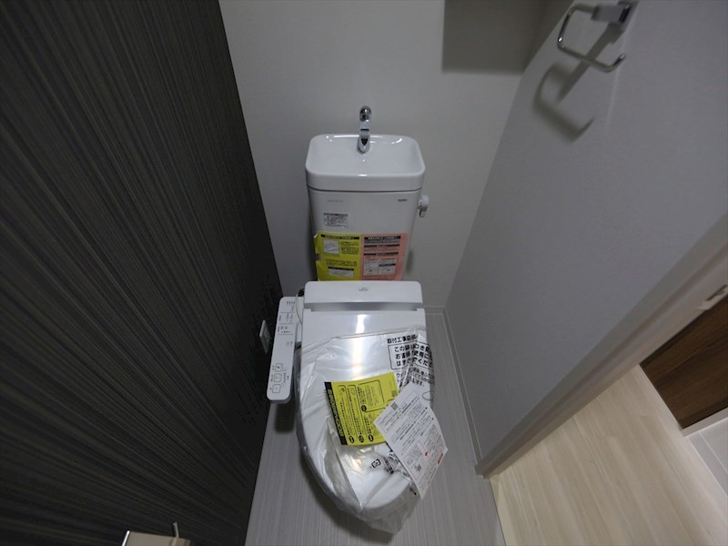 トイレ　温水洗浄暖房便座付トイレ