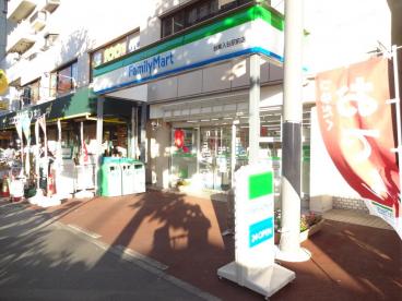 コンビニ　ファミリーマート 台東入谷駅前店（コンビニ）まで88m