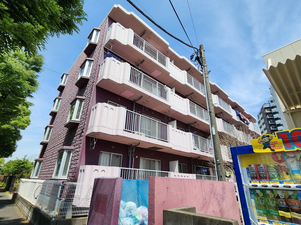 建物外観　全室東向き　ＲＣ造マンション　メイプルハイツ１