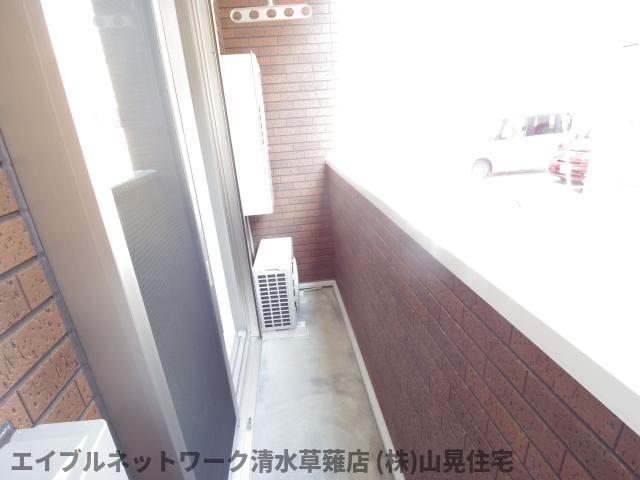 バルコニー　陽当たり良好なバルコニーです
