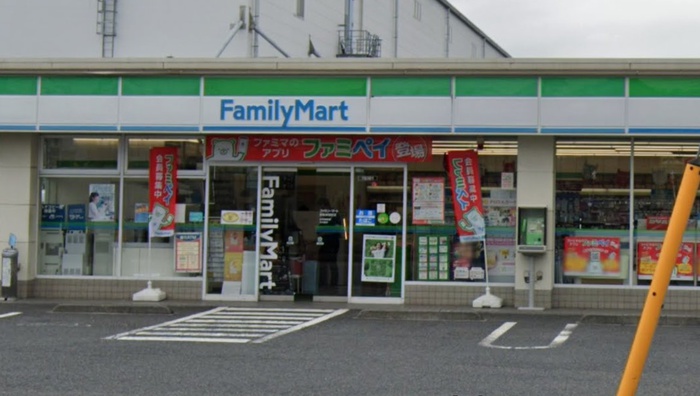 コンビニ　ファミリーマート美堀町四丁目店（コンビニ）まで480m