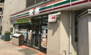 コンビニ　セブンイレブン神山店（コンビニ）まで300m
