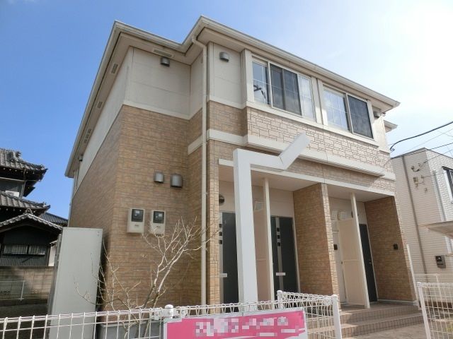 建物外観　ワンフロア2世帯で全部屋角部屋です
