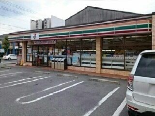 コンビニ　セブンイレブン拾石店様（コンビニ）まで1100m