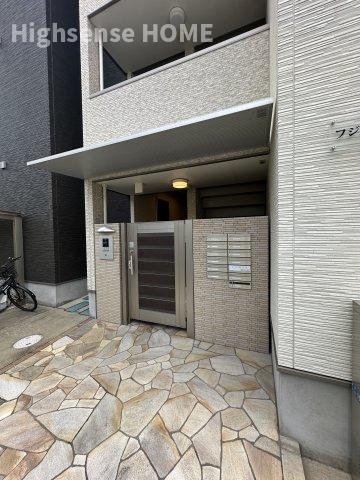 エントランス　建物の内部です