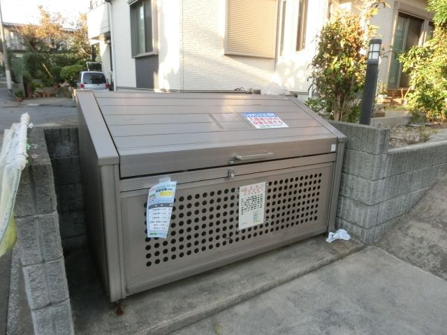その他　敷地内のごみ置き場