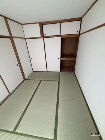 収納　押入れあります