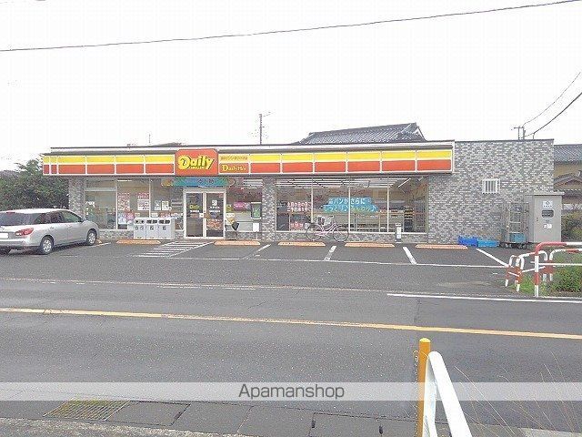 コンビニ　デイリーヤマザキ竜王篠原店（コンビニ）まで300m