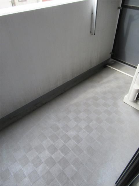 バルコニー　写真は同マンション別号室のものとなります。