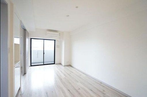 居室・リビング　写真は同マンション別号室のものとなります。