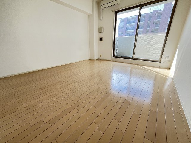 その他部屋・スペース　落ち着いて過ごせるお部屋なので、寝室にいかがでしょうか