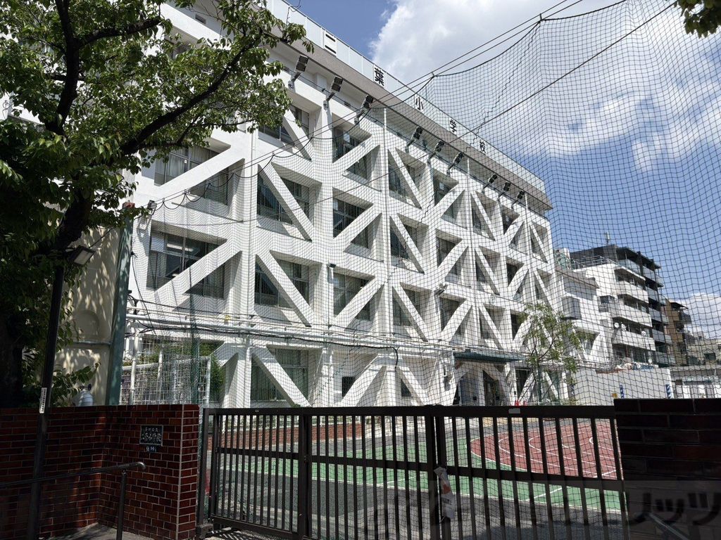 小学校　墨田区立二葉小学校（小学校）まで2190m