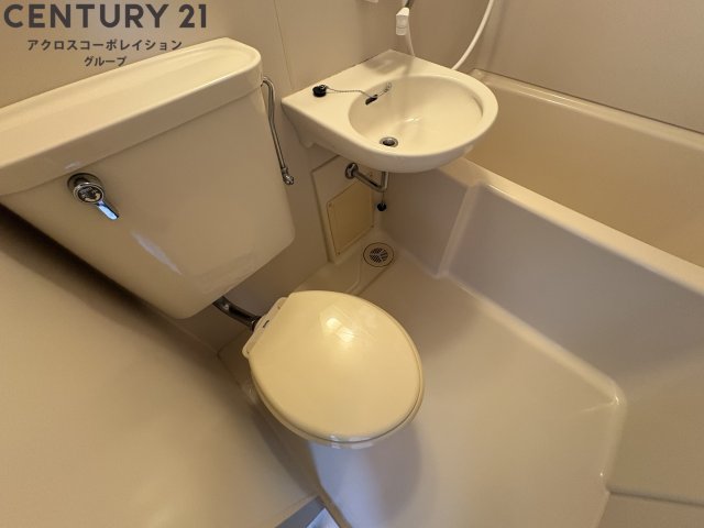トイレ　浴室にトイレがあります