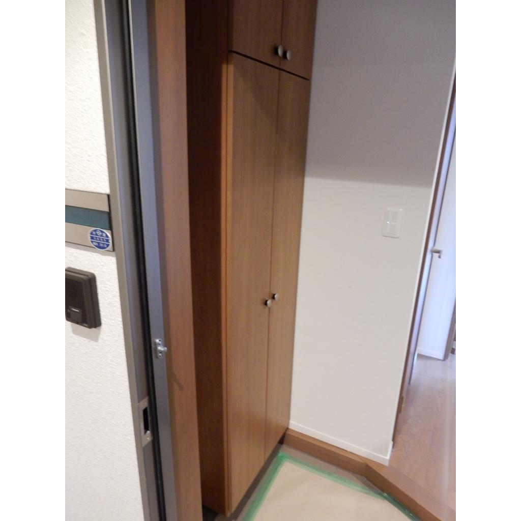 玄関　収納力の高いシューズボックス