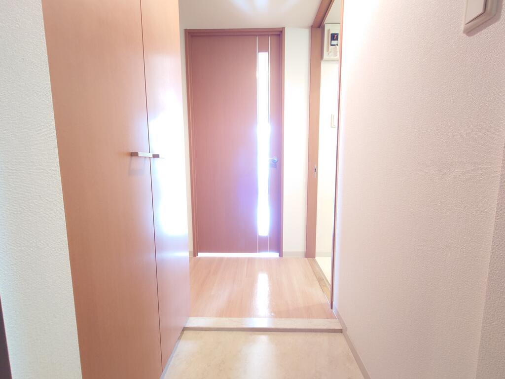 玄関　別階の1号室タイプ