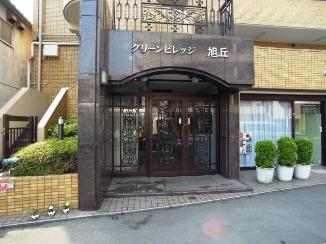 エントランス　ゆとりのあるエントランスです