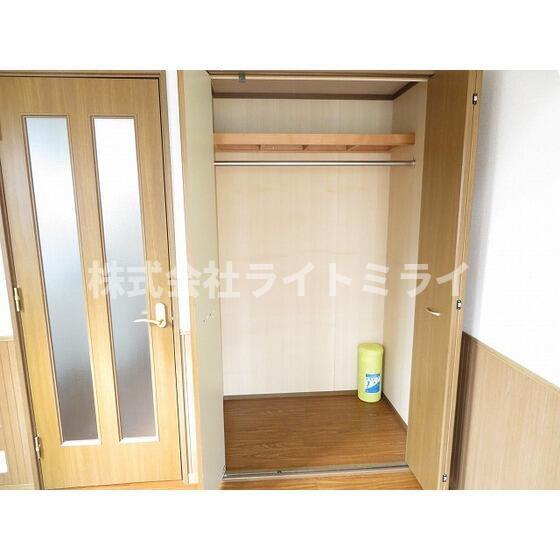 収納　クローゼット?