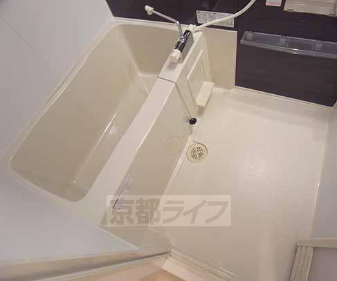 バス・シャワールーム　落ち着くデザインです。