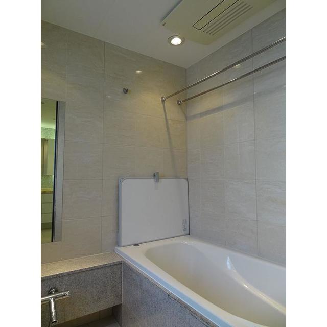 バス・シャワールーム　※写真は同タイプ住戸です。