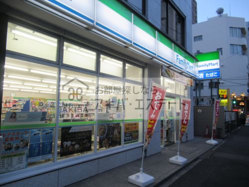 コンビニ　ファミリーマート　湯島3丁目店（コンビニ）まで225m