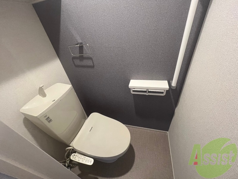 トイレ　トイレはウォシュレット機能付きです。安心して使用できますね。