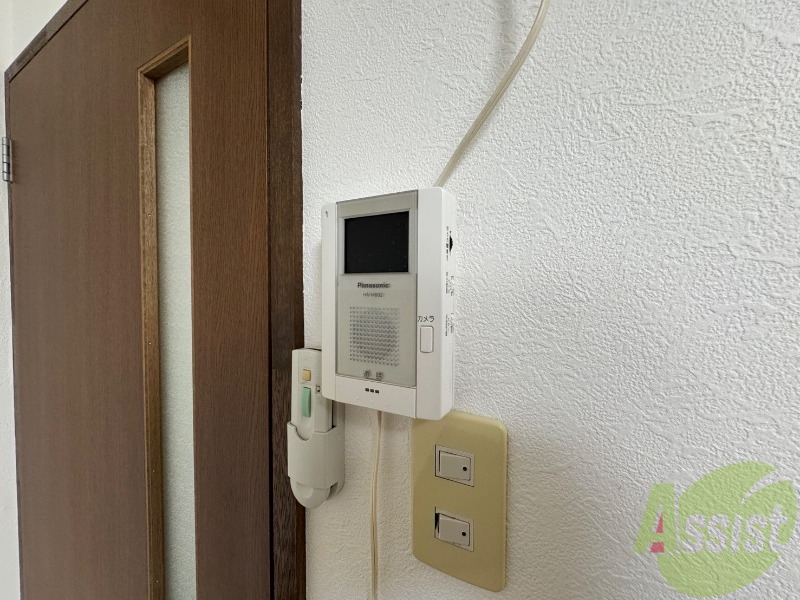 セキュリティ　ＴＶモニター付インターホンです。来客者の顔が見えるので安心！