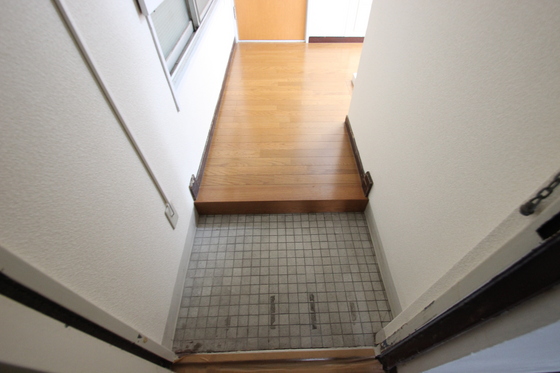 玄関　※他号室の写真です。