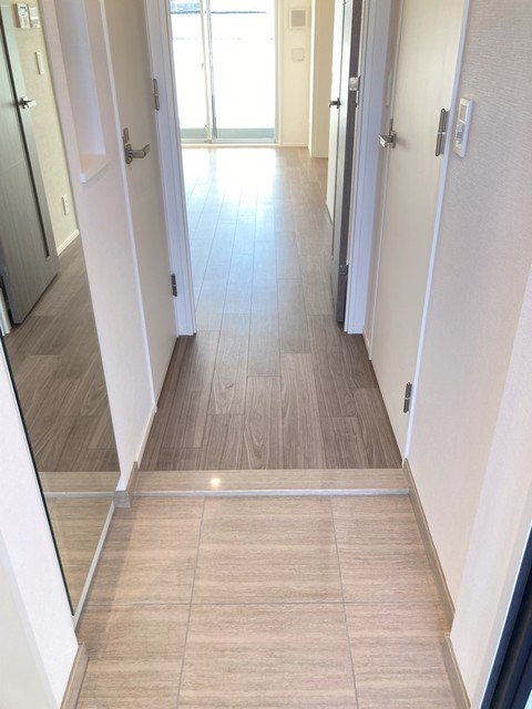 玄関　※写真は同タイプ住戸です。