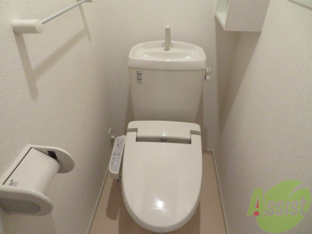 トイレ　ウォシュレット付きのトイレです。シャワートイレは便利ですね