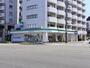 コンビニ　ファミリーマート本町六丁目店（コンビニ）まで290m