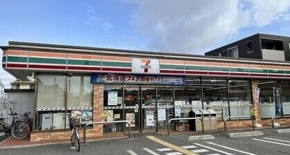 コンビニ　セブンイレブン西宮小松町2丁目店（コンビニ）まで763m