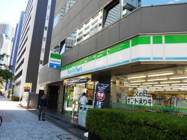 コンビニ　ファミリーマート新川中央大橋店（コンビニ）まで156m