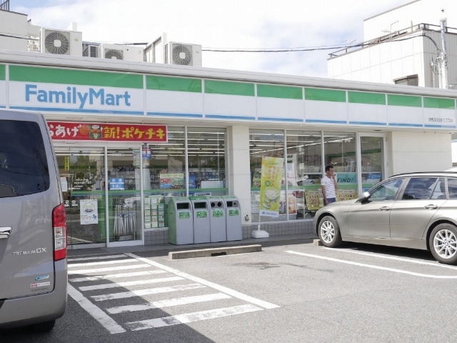 コンビニ　ファミリーマート昭和安田通三丁目店（コンビニ）まで418m