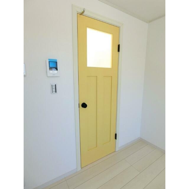 その他　海外から輸入したドアを採用しております！