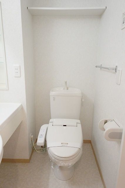 トイレ　類似室内