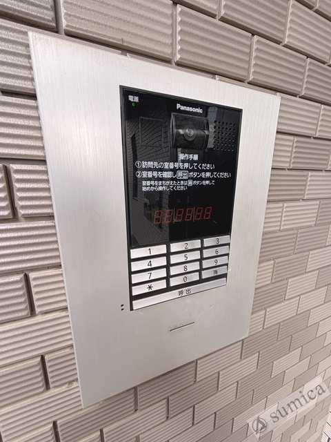 エントランス　オートロックで部外者はシャットアウト♪♪