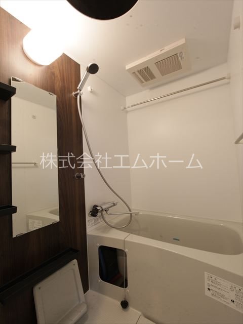 バス・シャワールーム　浴室暖房乾燥機能付バス