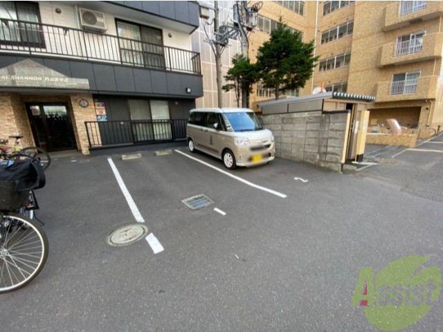 駐車場　駐車場