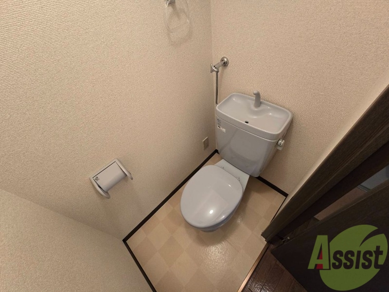 トイレ　こちらはトイレです。清潔感があり、安心して使用できます。