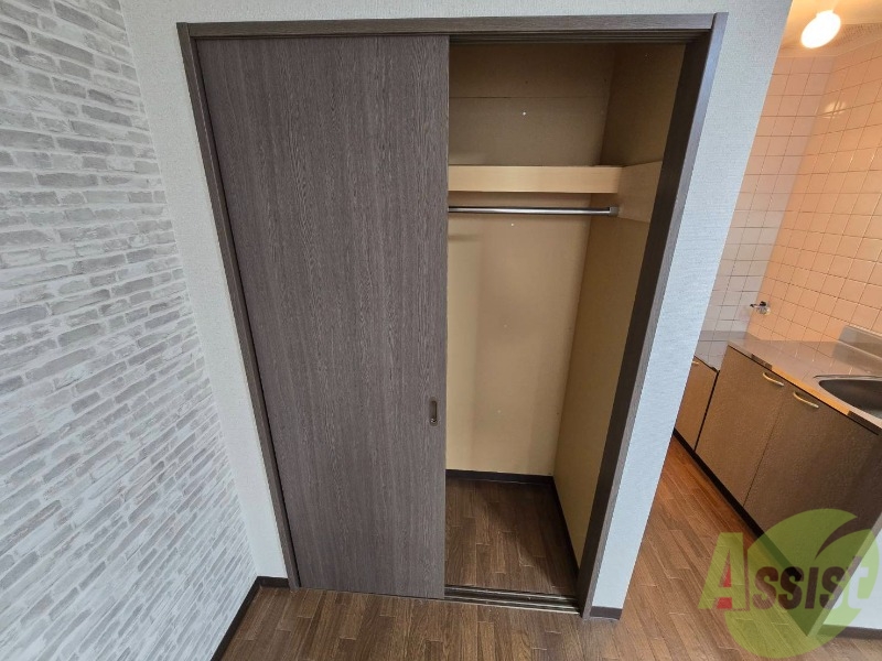 収納　寝室の収納です。部屋がすっきり片付きます。
