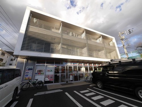 コンビニ　セブン-イレブン藤沢善行２丁目店（コンビニ）まで303m