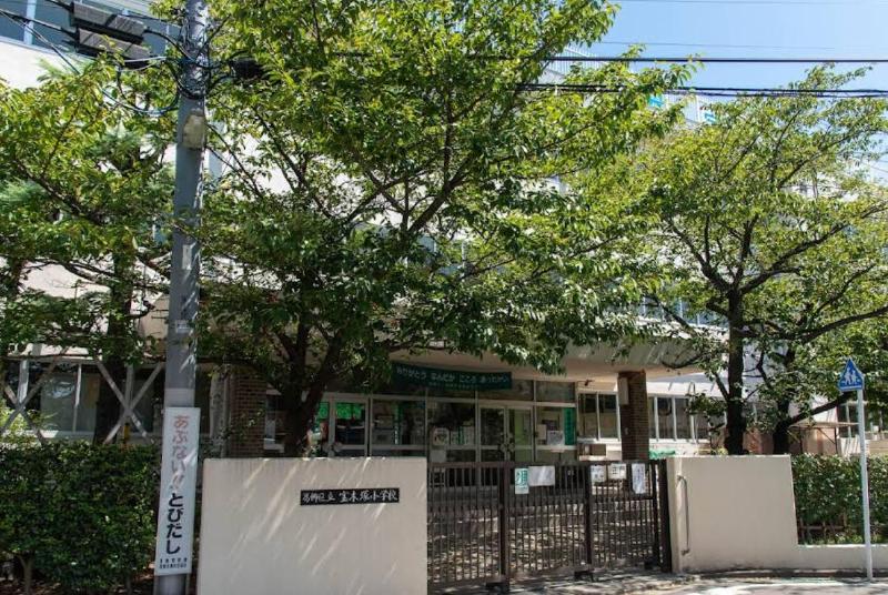 小学校　葛飾区立堀切小学校（小学校）まで473m