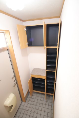 収納　シューズボックス
