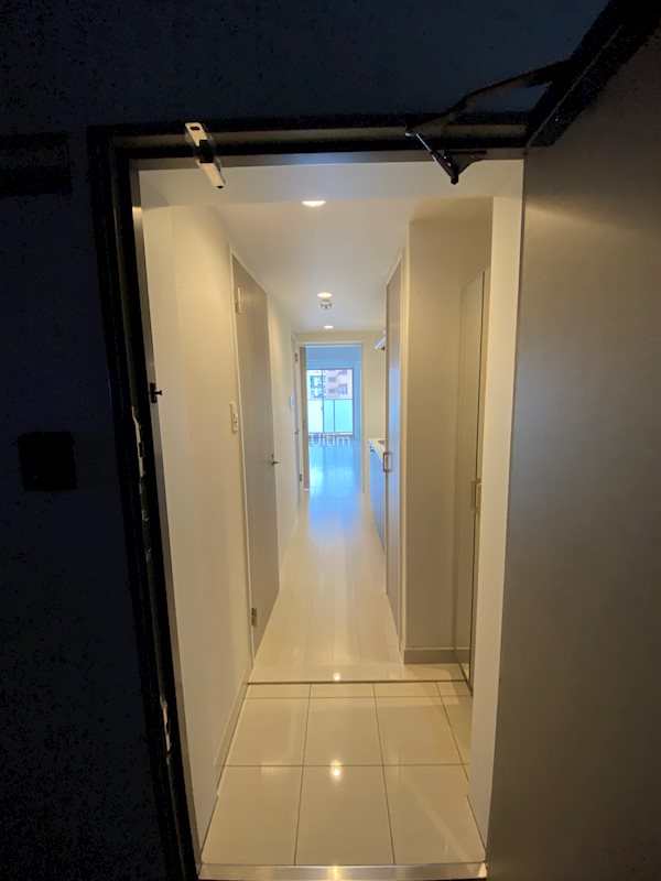 玄関　※同タイプのお部屋です。ご参考までに