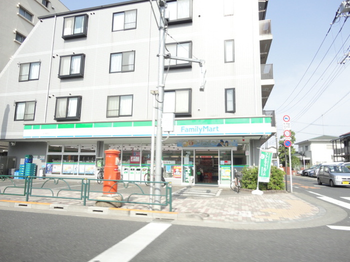 コンビニ　ファミリーマート小金井桜町店（コンビニ）まで250m