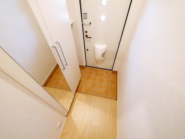 玄関　収納もある玄関です